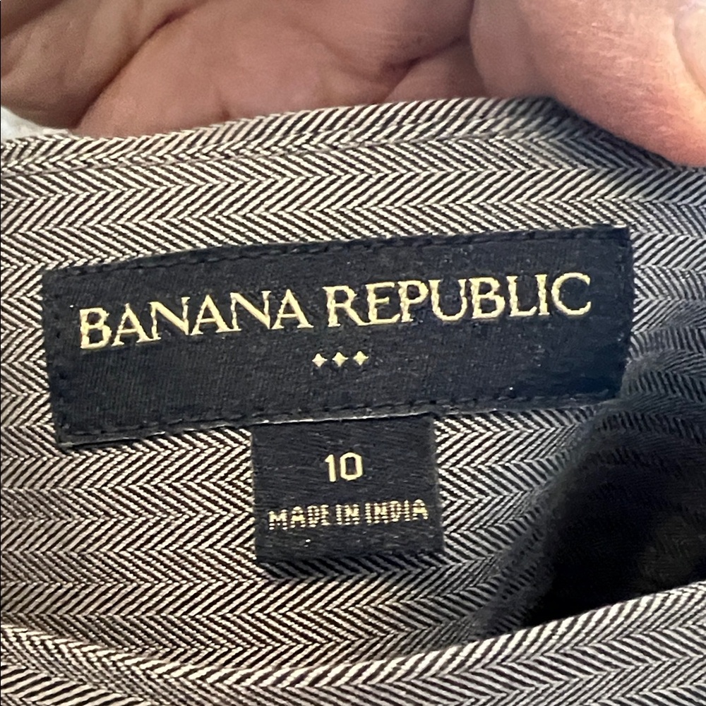 Banana Republic Grey Herringbone Pencil Skirt